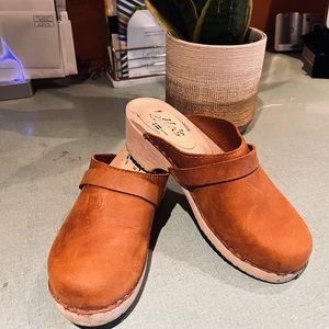 Lotta of Stockholm Clog Miles